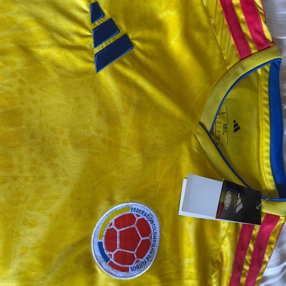 Colombia soccer Jersey adidas LARGE - Picture 2 of 5